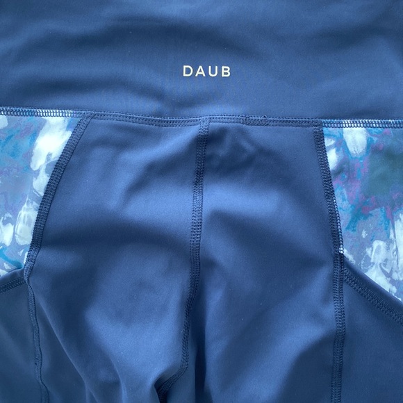 Pocket Legging in Navy + Periwinkle - Picture 8 of 9